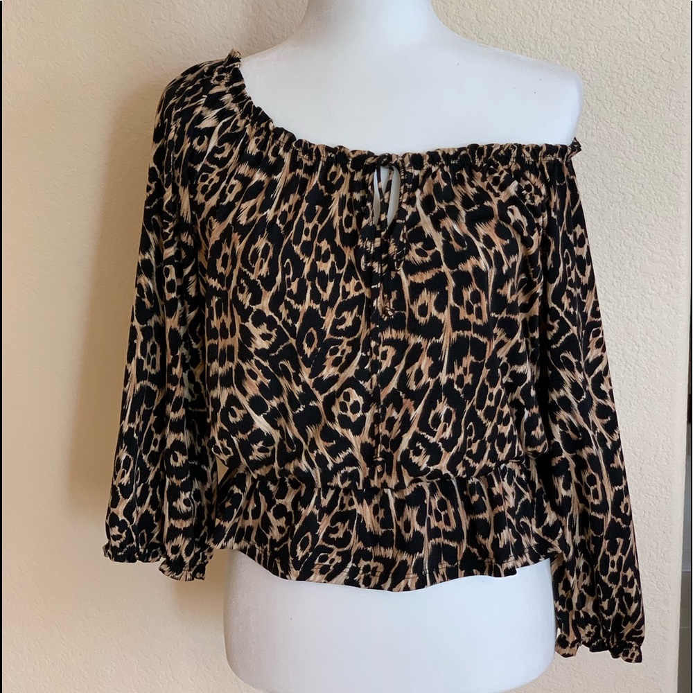 This blouse can be styled many different ways.